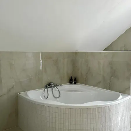 Πανσιόν Moveinn